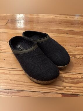 Haflinger Unisex Grizzly Wool w/ Leather Trim Clogs EU Size 39 Women US 8